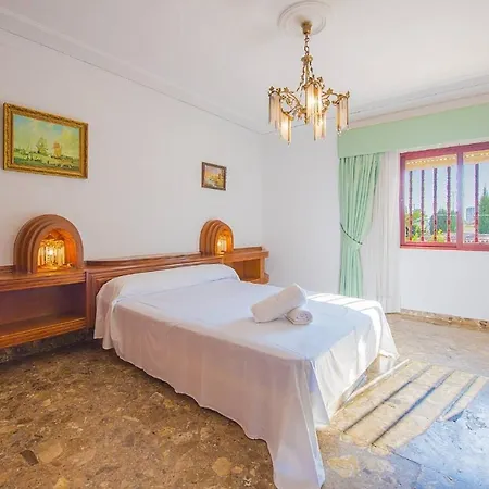 Lina - Plusholidays Calpe