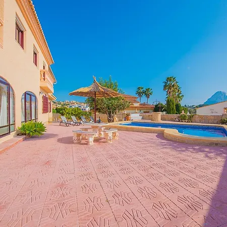 Lina - Plusholidays Calp